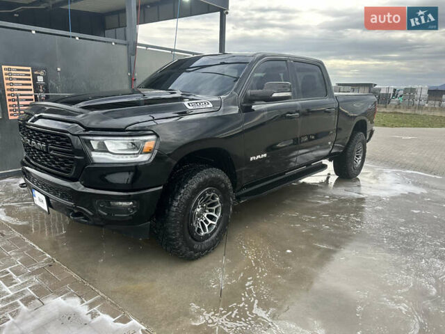 Черный Додж RAM 1500, объемом двигателя 5.7 л и пробегом 81 тыс. км за 50888 $, фото 2 на Automoto.ua
