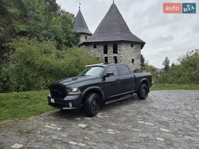 Черный Додж RAM 1500, объемом двигателя 5.65 л и пробегом 103 тыс. км за 43000 $, фото 7 на Automoto.ua