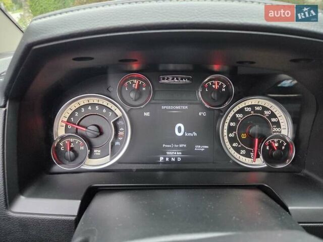 Черный Додж RAM 1500, объемом двигателя 5.65 л и пробегом 103 тыс. км за 43000 $, фото 11 на Automoto.ua