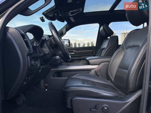 Додж RAM 1500 2019 в Киеве на Automoto.ua Черный Додж RAM 1500, объемом двигателя 5.65 л и пробегом 58 тыс. км за 58000 $, фото 19 на Automoto.ua