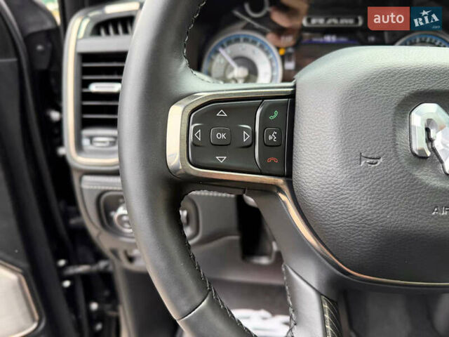 Черный Додж RAM 1500, объемом двигателя 5.7 л и пробегом 94 тыс. км за 59900 $, фото 55 на Automoto.ua