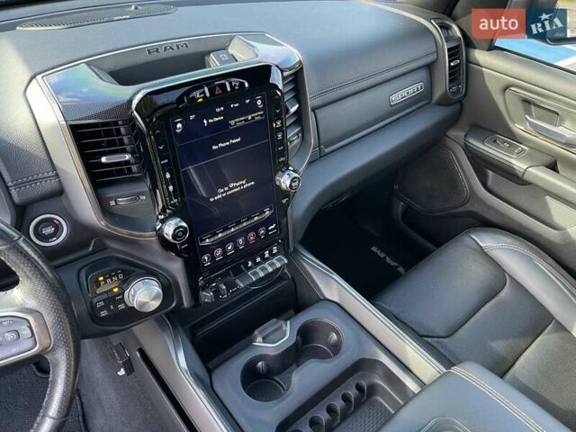 Додж RAM 1500 2019 в Киеве на Automoto.ua Черный Додж RAM 1500, объемом двигателя 5.65 л и пробегом 58 тыс. км за 58000 $, фото 23 на Automoto.ua