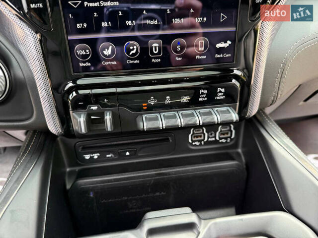 Черный Додж RAM 1500, объемом двигателя 5.7 л и пробегом 94 тыс. км за 59900 $, фото 42 на Automoto.ua