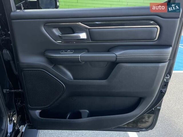 Додж RAM 1500 2019 в Киеве на Automoto.ua Черный Додж RAM 1500, объемом двигателя 5.65 л и пробегом 58 тыс. км за 58000 $, фото 35 на Automoto.ua