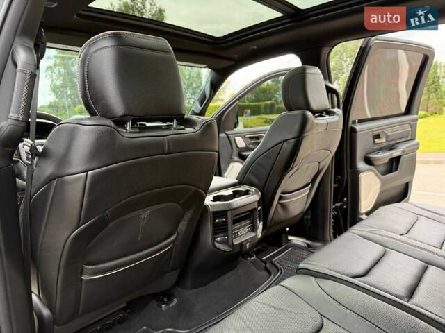 Черный Додж RAM 1500, объемом двигателя 5.7 л и пробегом 94 тыс. км за 59900 $, фото 13 на Automoto.ua