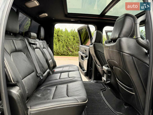 Черный Додж RAM 1500, объемом двигателя 5.7 л и пробегом 94 тыс. км за 59900 $, фото 23 на Automoto.ua