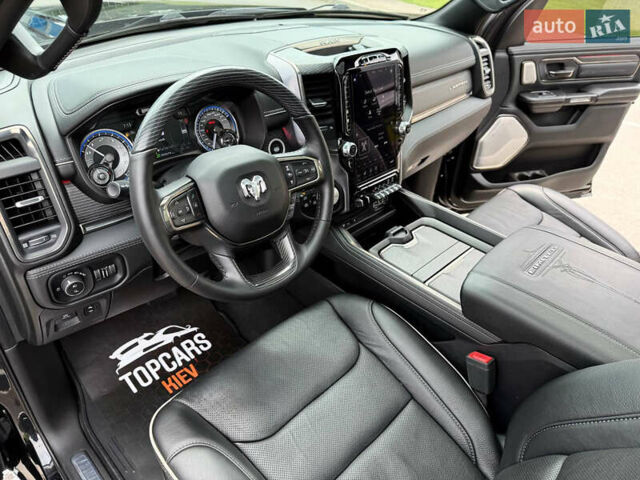 Черный Додж RAM 1500, объемом двигателя 5.7 л и пробегом 94 тыс. км за 59900 $, фото 7 на Automoto.ua