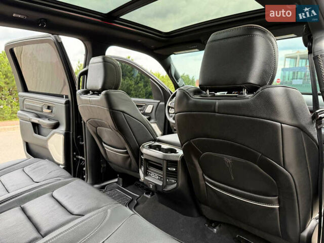 Черный Додж RAM 1500, объемом двигателя 5.7 л и пробегом 94 тыс. км за 59900 $, фото 25 на Automoto.ua