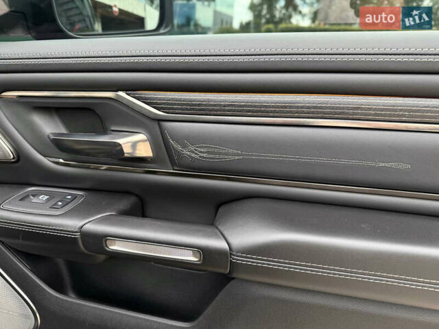 Черный Додж RAM 1500, объемом двигателя 5.7 л и пробегом 94 тыс. км за 59900 $, фото 30 на Automoto.ua