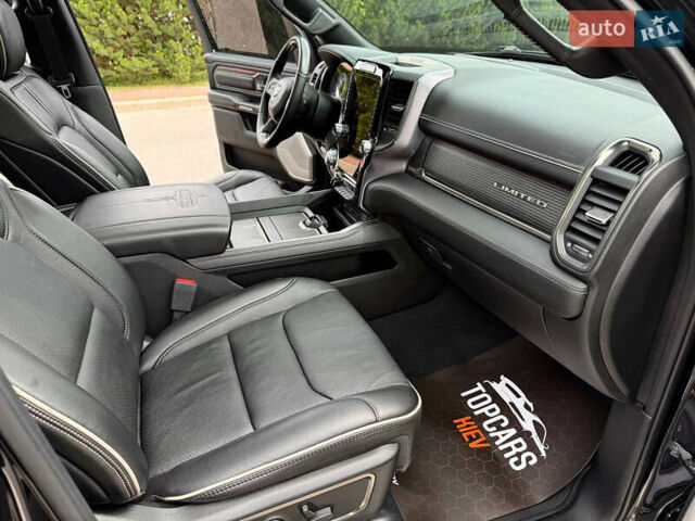 Черный Додж RAM 1500, объемом двигателя 5.7 л и пробегом 94 тыс. км за 59900 $, фото 34 на Automoto.ua