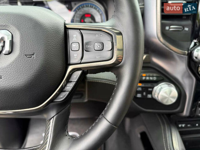 Черный Додж RAM 1500, объемом двигателя 5.7 л и пробегом 94 тыс. км за 59900 $, фото 43 на Automoto.ua