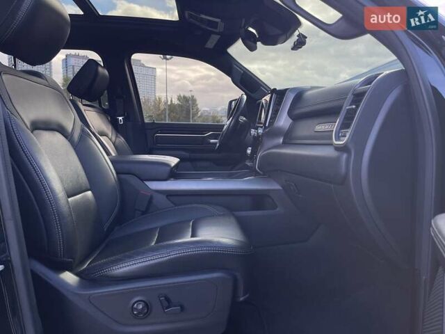 Додж RAM 1500 2019 в Киеве на Automoto.ua Черный Додж RAM 1500, объемом двигателя 5.65 л и пробегом 58 тыс. км за 58000 $, фото 31 на Automoto.ua