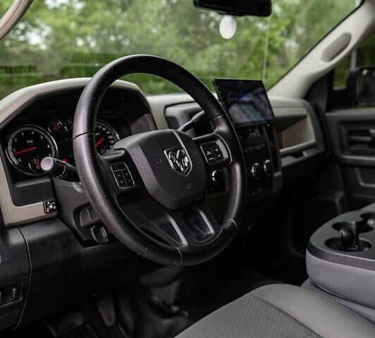 Чорний Додж RAM 1500, об'ємом двигуна 5.7 л та пробігом 74 тис. км за 32000 $, фото 36 на Automoto.ua