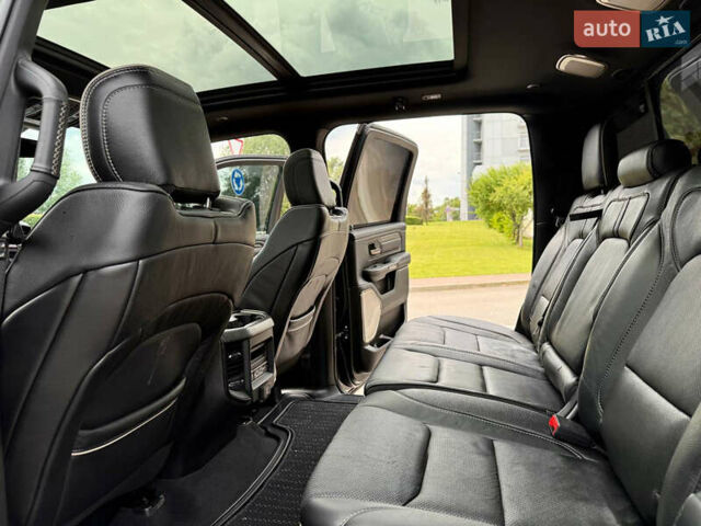 Черный Додж RAM 1500, объемом двигателя 5.7 л и пробегом 94 тыс. км за 59900 $, фото 17 на Automoto.ua