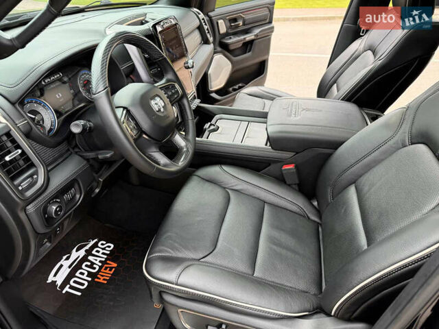 Черный Додж RAM 1500, объемом двигателя 5.7 л и пробегом 94 тыс. км за 59900 $, фото 9 на Automoto.ua