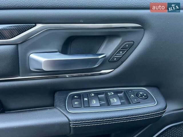 Чорний Додж RAM 1500, об'ємом двигуна 3 л та пробігом 92 тис. км за 77777 $, фото 11 на Automoto.ua