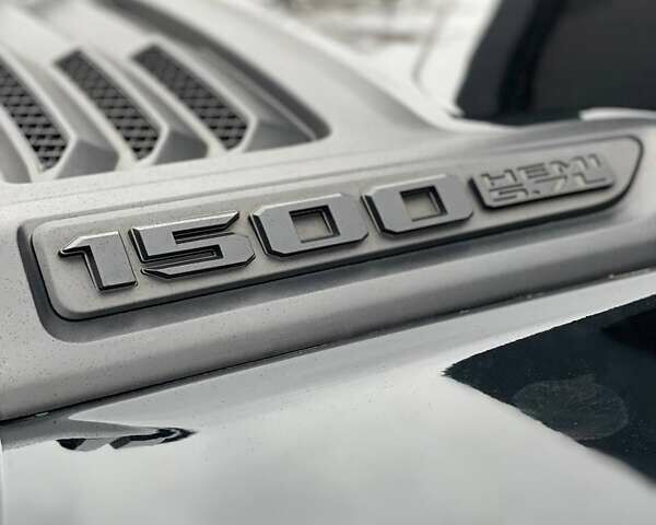 Черный Додж RAM 1500, объемом двигателя 5.7 л и пробегом 172 тыс. км за 48000 $, фото 18 на Automoto.ua