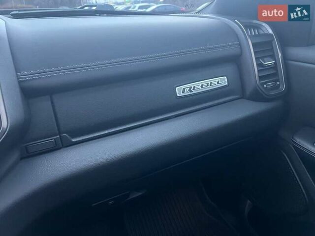 Чорний Додж RAM 1500, об'ємом двигуна 3 л та пробігом 92 тис. км за 77777 $, фото 3 на Automoto.ua
