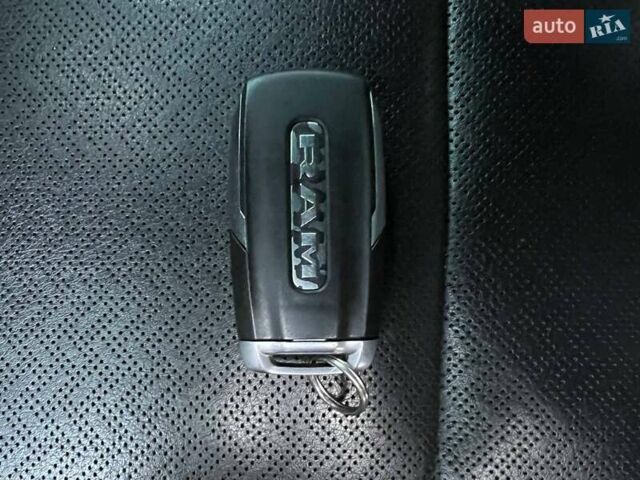 Чорний Додж RAM 1500, об'ємом двигуна 3 л та пробігом 92 тис. км за 77777 $, фото 26 на Automoto.ua