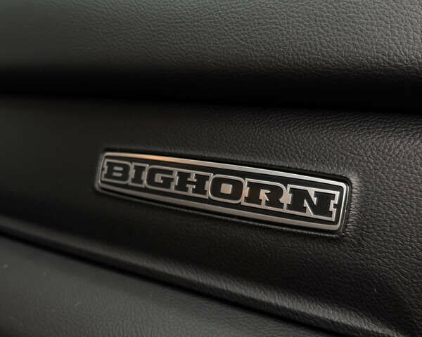 Черный Додж RAM 1500, объемом двигателя 5.7 л и пробегом 102 тыс. км за 49800 $, фото 16 на Automoto.ua