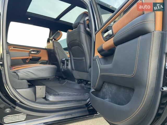 Черный Додж RAM 1500, объемом двигателя 5.7 л и пробегом 54 тыс. км за 79800 $, фото 96 на Automoto.ua