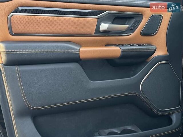 Черный Додж RAM 1500, объемом двигателя 5.7 л и пробегом 54 тыс. км за 79800 $, фото 69 на Automoto.ua