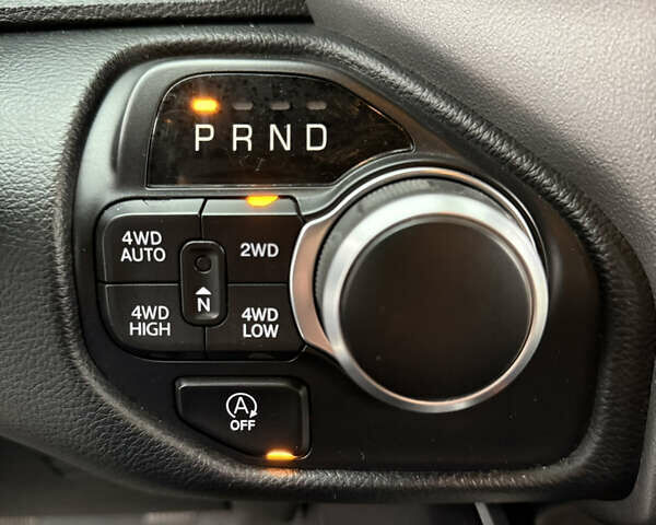 Черный Додж RAM 1500, объемом двигателя 5.7 л и пробегом 102 тыс. км за 49800 $, фото 14 на Automoto.ua