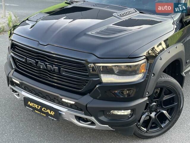Черный Додж RAM 1500, объемом двигателя 5.7 л и пробегом 54 тыс. км за 79800 $, фото 1 на Automoto.ua