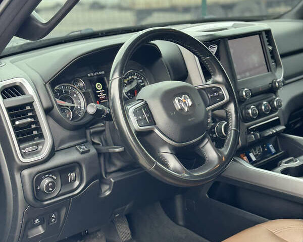 Черный Додж RAM 1500, объемом двигателя 5.7 л и пробегом 102 тыс. км за 49800 $, фото 11 на Automoto.ua