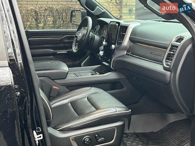 Черный Додж RAM 1500, объемом двигателя 3 л и пробегом 118 тыс. км за 82990 $, фото 79 на Automoto.ua