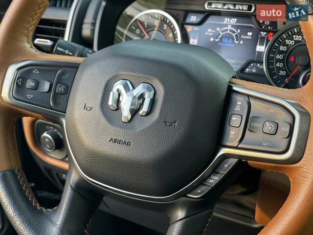 Черный Додж RAM 1500, объемом двигателя 5.7 л и пробегом 54 тыс. км за 79800 $, фото 81 на Automoto.ua