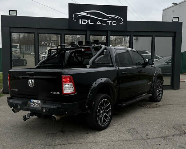 Черный Додж RAM 1500, объемом двигателя 5.7 л и пробегом 102 тыс. км за 49800 $, фото 5 на Automoto.ua