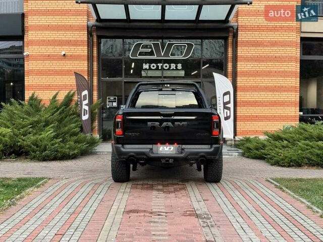 Черный Додж RAM 1500, объемом двигателя 6.17 л и пробегом 15 тыс. км за 156000 $, фото 3 на Automoto.ua