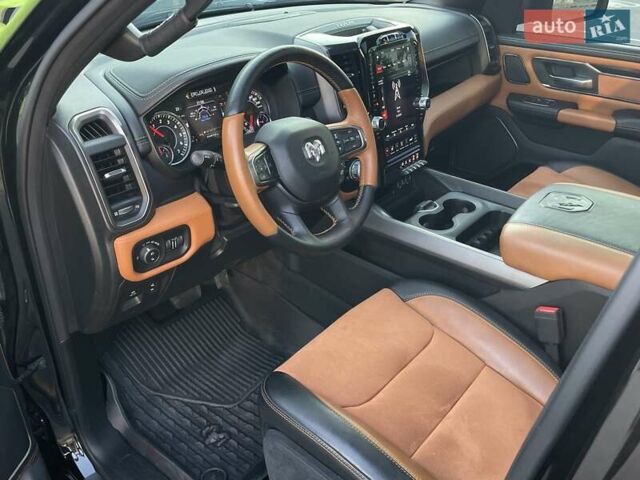 Черный Додж RAM 1500, объемом двигателя 5.7 л и пробегом 54 тыс. км за 79800 $, фото 25 на Automoto.ua