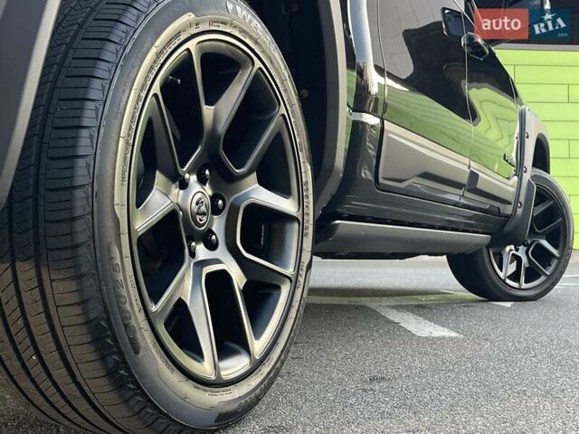 Черный Додж RAM 1500, объемом двигателя 5.7 л и пробегом 54 тыс. км за 79800 $, фото 10 на Automoto.ua