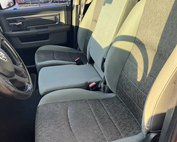 Красный Додж RAM 1500, объемом двигателя 5.7 л и пробегом 200 тыс. км за 17800 $, фото 25 на Automoto.ua