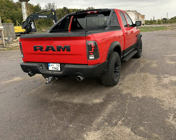 Красный Додж RAM 1500, объемом двигателя 5.65 л и пробегом 163 тыс. км за 27000 $, фото 4 на Automoto.ua