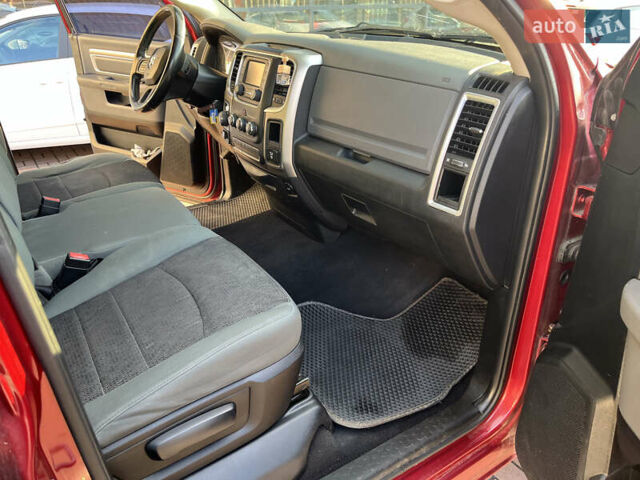 Красный Додж RAM 1500, объемом двигателя 5.7 л и пробегом 200 тыс. км за 17800 $, фото 30 на Automoto.ua