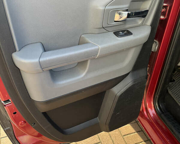Красный Додж RAM 1500, объемом двигателя 5.7 л и пробегом 200 тыс. км за 17800 $, фото 27 на Automoto.ua