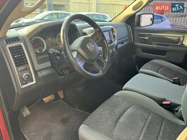 Красный Додж RAM 1500, объемом двигателя 5.7 л и пробегом 200 тыс. км за 17800 $, фото 23 на Automoto.ua