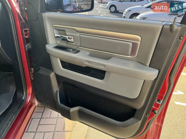 Красный Додж RAM 1500, объемом двигателя 5.7 л и пробегом 200 тыс. км за 17800 $, фото 33 на Automoto.ua