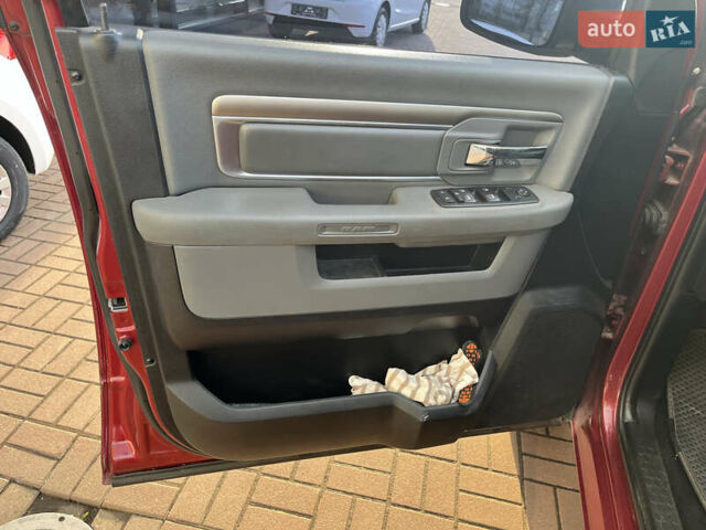 Красный Додж RAM 1500, объемом двигателя 5.7 л и пробегом 200 тыс. км за 17800 $, фото 24 на Automoto.ua