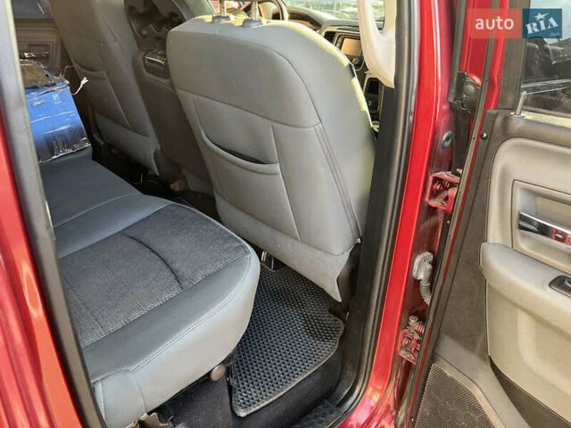 Красный Додж RAM 1500, объемом двигателя 5.7 л и пробегом 200 тыс. км за 17800 $, фото 28 на Automoto.ua