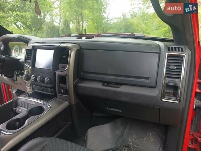 Красный Додж RAM 1500, объемом двигателя 5.65 л и пробегом 96 тыс. км за 35000 $, фото 20 на Automoto.ua