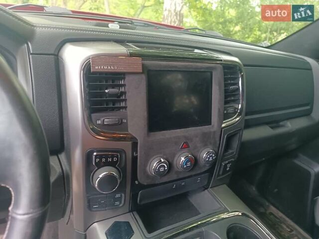 Красный Додж RAM 1500, объемом двигателя 5.65 л и пробегом 96 тыс. км за 35000 $, фото 35 на Automoto.ua