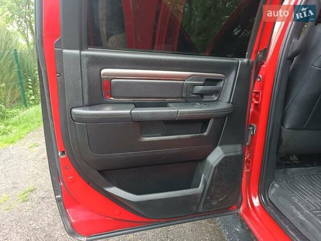 Красный Додж RAM 1500, объемом двигателя 5.65 л и пробегом 96 тыс. км за 35000 $, фото 31 на Automoto.ua