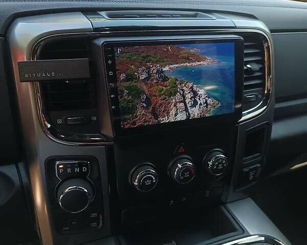 Красный Додж RAM 1500, объемом двигателя 5.65 л и пробегом 96 тыс. км за 35000 $, фото 2 на Automoto.ua