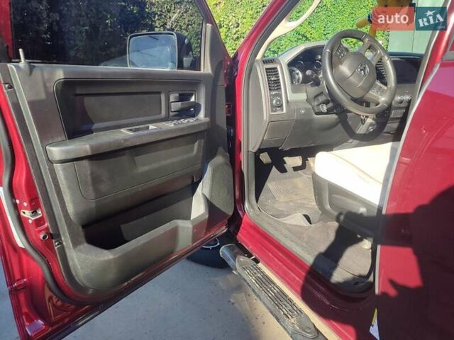 Красный Додж RAM 1500, объемом двигателя 5.65 л и пробегом 117 тыс. км за 25000 $, фото 13 на Automoto.ua
