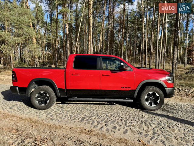 Красный Додж RAM 1500, объемом двигателя 5.65 л и пробегом 200 тыс. км за 39000 $, фото 6 на Automoto.ua
