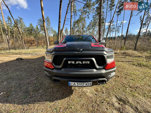Красный Додж RAM 1500, объемом двигателя 5.65 л и пробегом 200 тыс. км за 39000 $, фото 28 на Automoto.ua